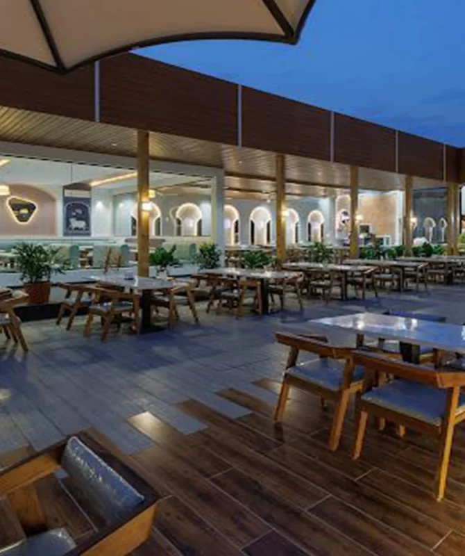 Restaurants & Hotels