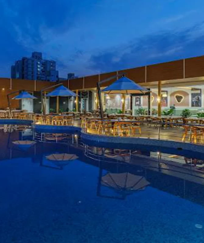 Restaurants & Hotels